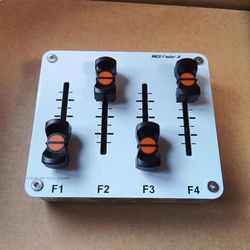 4-channel MIDI push rod 42mm F - đánh giá và giá Midi Controller Pad
